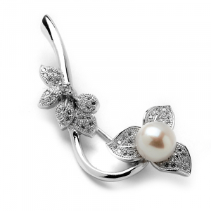 Broszka srebrna kwiat z perłą naturalną 