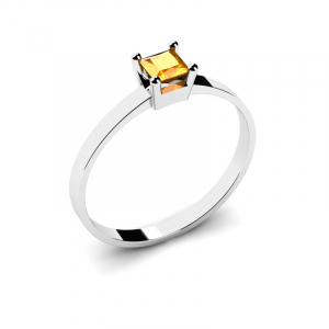 Classic 8k gold ring with zirconia