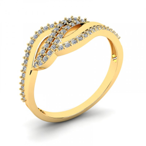 Błyszczący złoty pierścionek zaręczynowy