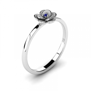 14k white gold flower ring with sapphire