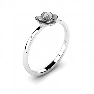 14k white gold flower ring with zirconia